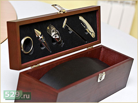 Бизнес-сувенир с винным набором от сомелье