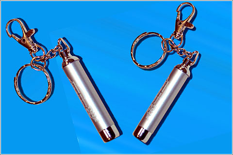 Как заказать сувенирные брелки с гравировкой лого 529