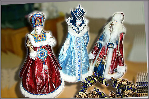 Подарочный сувенир куклы с конфетами внутри