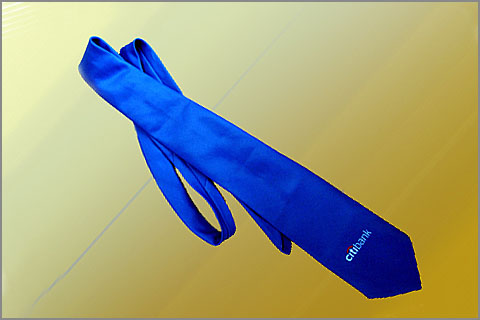 Корпоративные подарки как рекламный инструмент Нанесение логотипа на галстуки