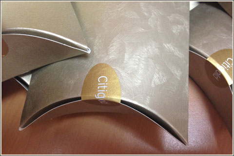 Упаковка для сувенирной продукции с нанесением фирменной символики Банки и финансовые организации