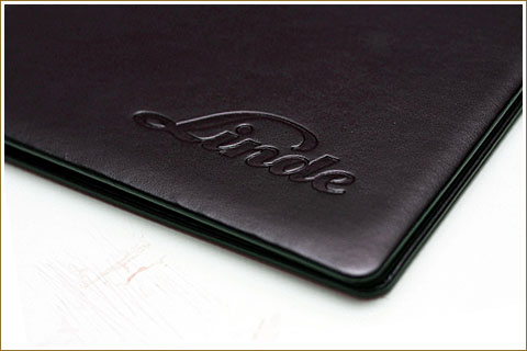 Блинтовое тиснение на кожезаменитеме для компании Линде-газ