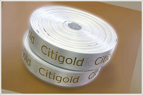 Нанесение логотипа банка на ленту для оформления подарков и сувениров